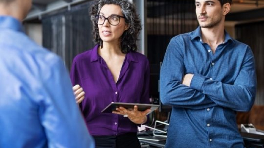 5 Manfaat Persuasive Communication untuk Profesional