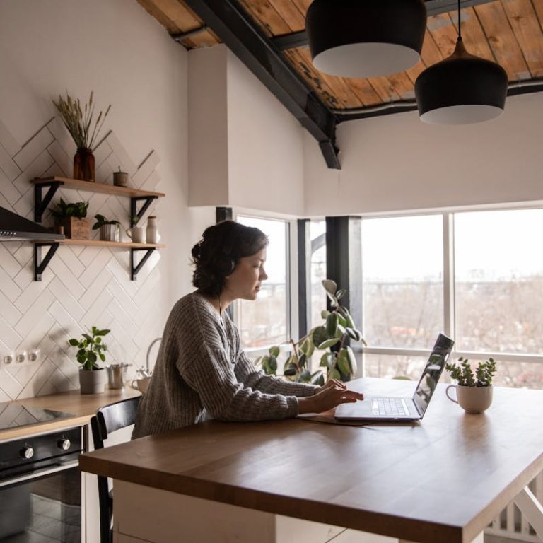 9 Work-Life Balance Strategies, untuk Hidup Lebih Sehat & Bahagia