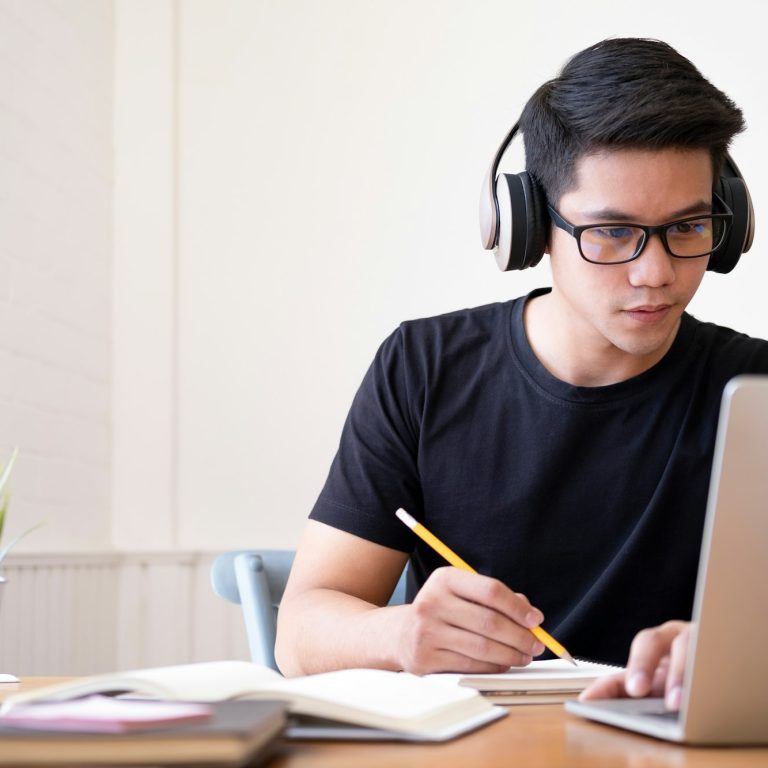E-Learning Trends dan Perkembangannya di Berbagai Aspek Kehidupan